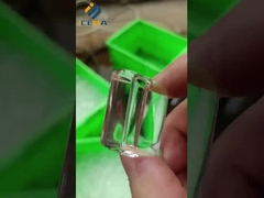 العديد من آلات الثلج في التشغيل في نفس الوقت