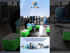 آلة ثلج الأنابيب في منتصف إعطاء الثلج