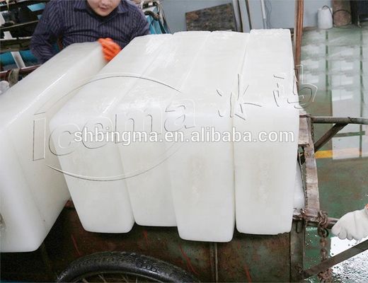 آلة صنع مكعبات الثلج الصناعية 10T بالمياه العذبة 10000 كجم 10T / 24H
